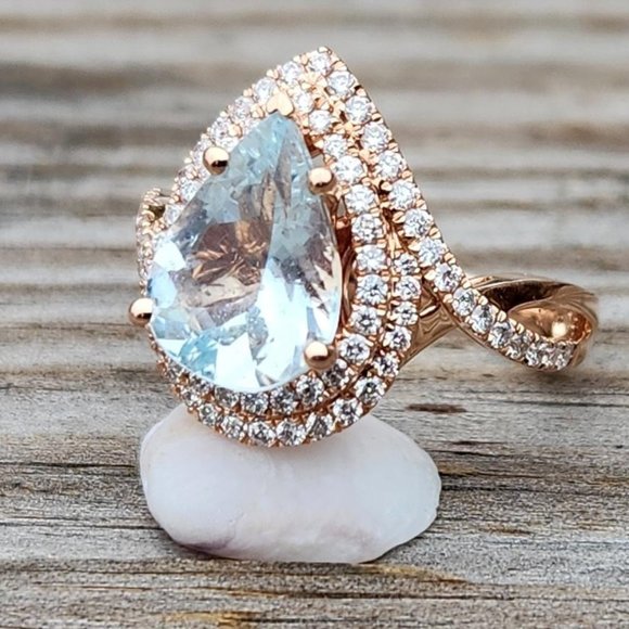 14K rose gold ring with aquamarine stone and diamonds halo - Picture 2 of 15
